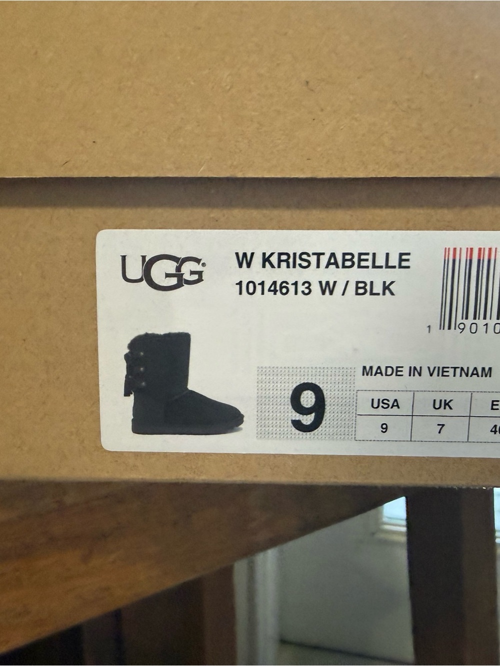 UGG Black Classic Short Suede Shearling Boots, authentic, size 9 - Picture 6 of 9